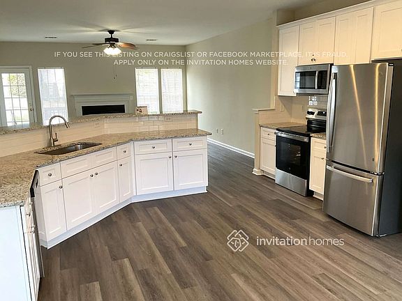 3rd image of 8515 Castledown Dr