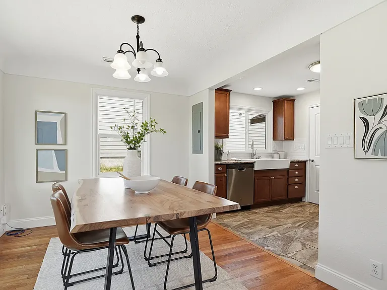 131 NW 11th Ave — Photo 9