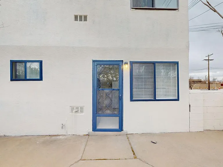 Fully Loaded, Contemporary 1 Bedroom Apartment w/ Yard in Ridgecrest — Photo 26
