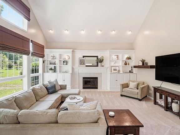 3rd image of 8096 Wycliffe Dr