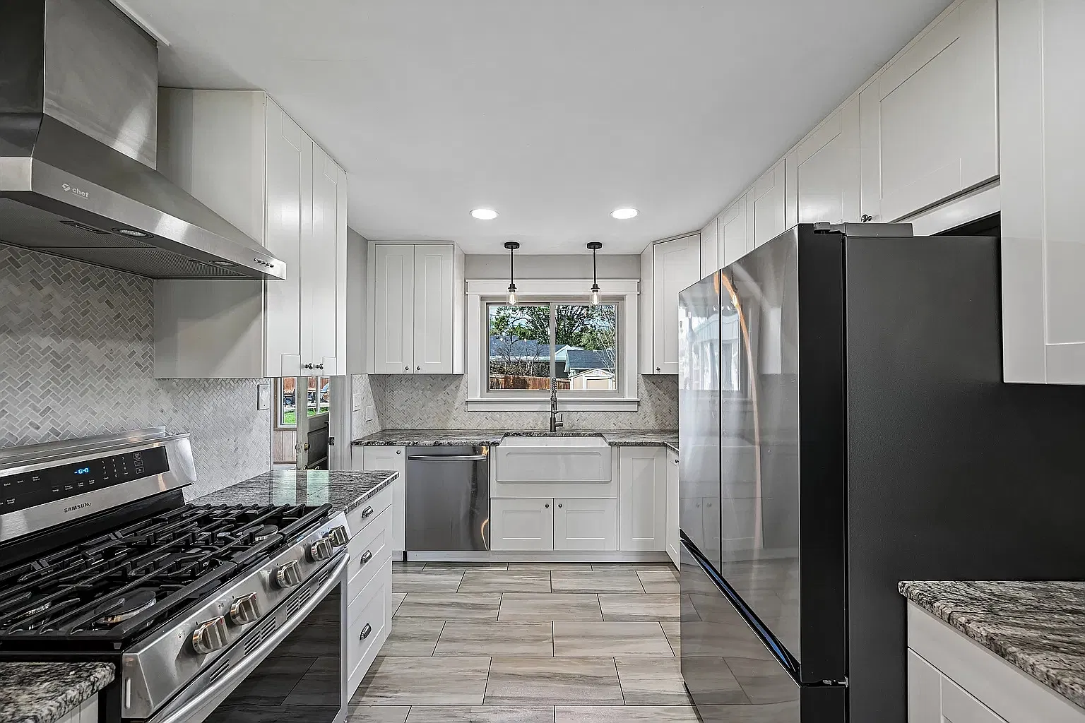4 bed, 2468 sqft, $3,300 — Photo 4