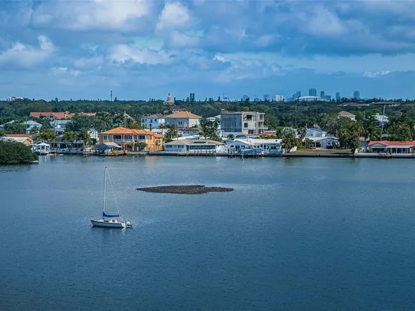 1847 Shore Dr S APT 704, South Pasadena, FL 33707