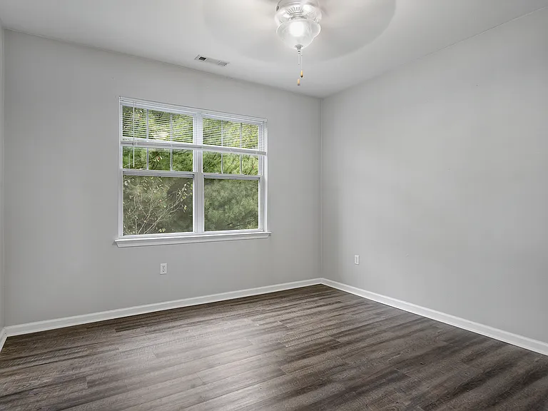 Bedroom w/ Ceiling Fan