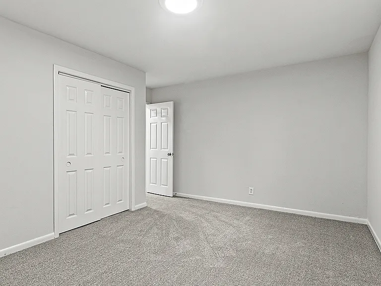 Blue Pines Apartments — Photo 7