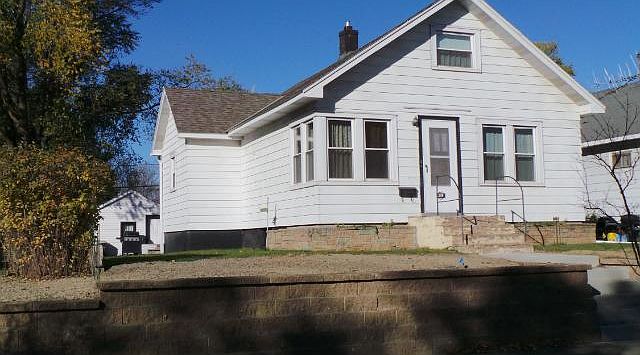1st image of 349 23rd Ave N
