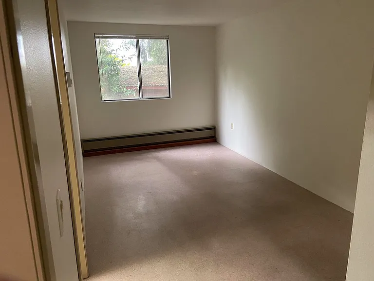 5543 SE Gill St — Photo 8