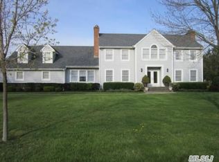 11 Miller Farms Dr, Miller Place, NY 11764