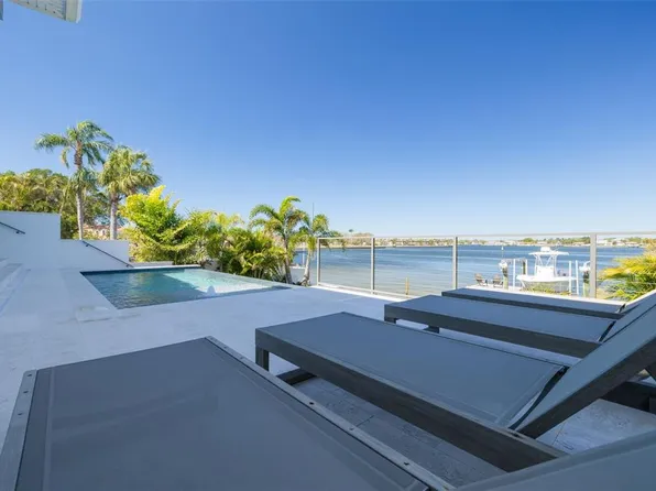 3418 Overlook Dr NE, Saint Petersburg, FL 33703