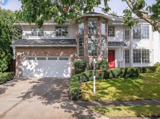 5907 Bay Point Dr, Lake Oswego, OR 97035