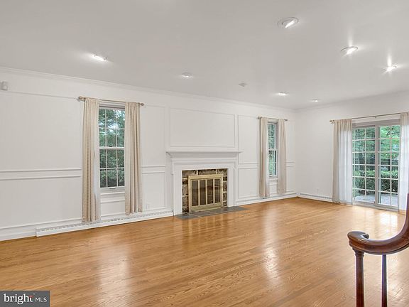 4th image of 1009 Drayer Ct