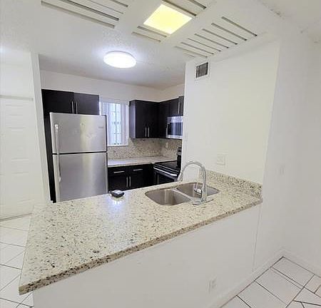 3rd image of 2304 Coral Springs Dr
