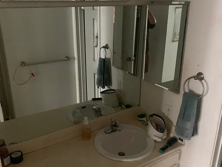 La Pacifica Apartments — Photo 16