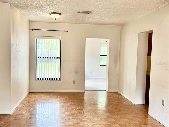 4th image of 718 Buckminster Cir