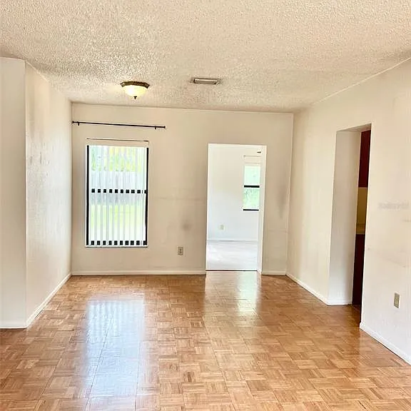 718 Buckminster Cir — Photo 4