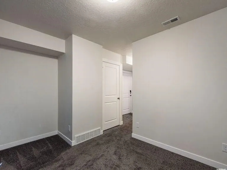 364 S 780 E — Photo 18