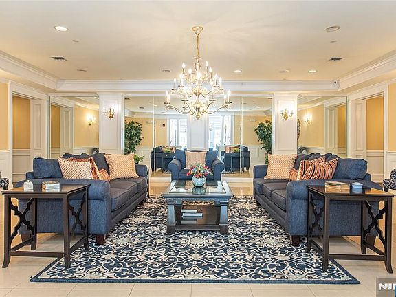 2nd image of 6105 Harcourt Rd