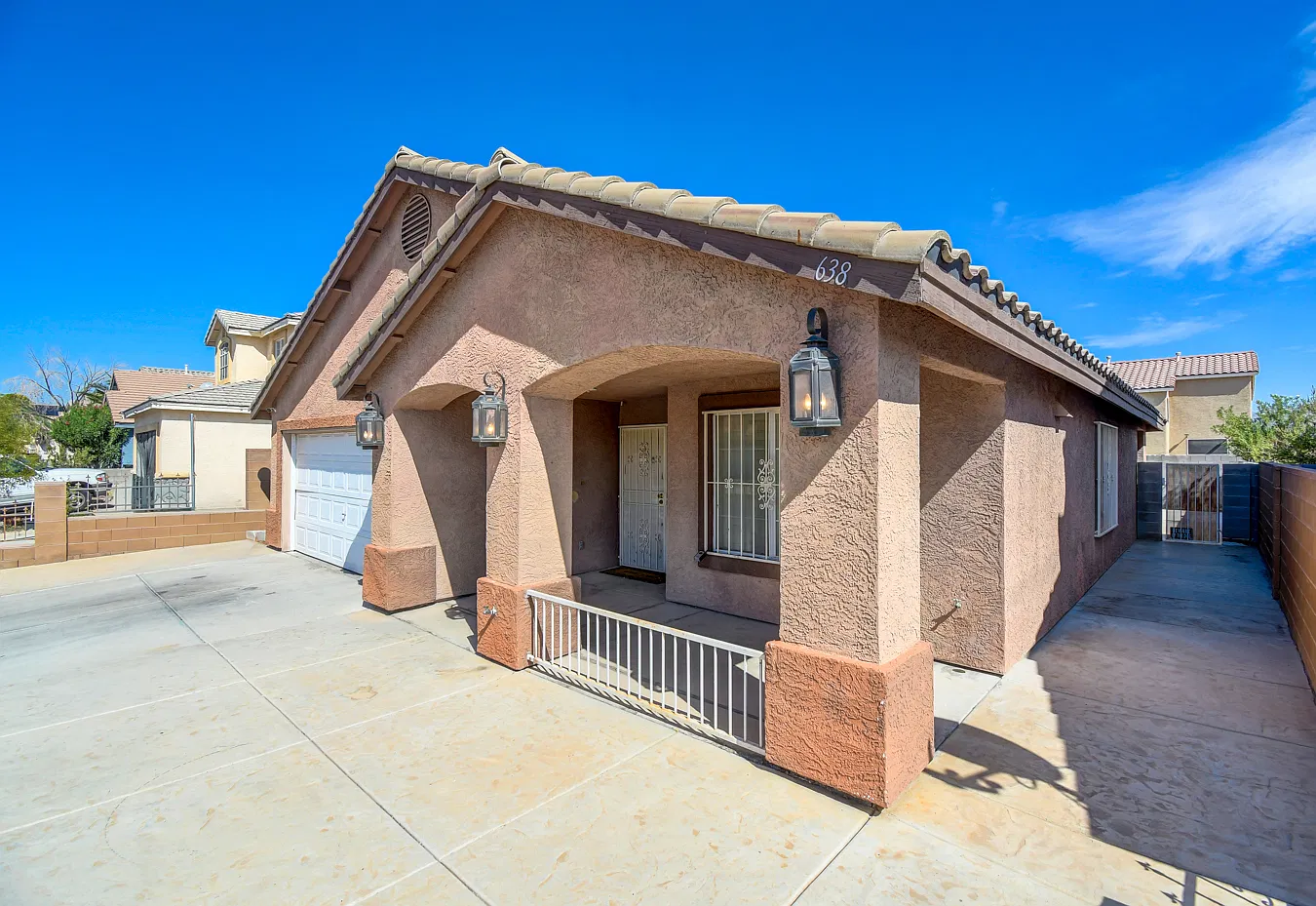 3 bed, 1374 sqft, $1,850 — Photo 2