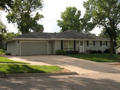 1227 Royal Oaks Dr, Janesville, WI, 53548