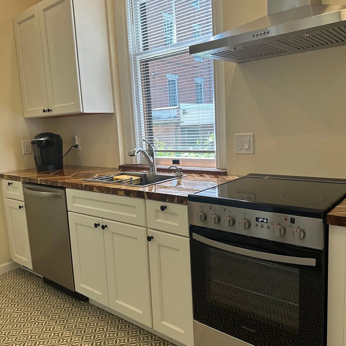 1 bed, 1.0 bath, 600 sqft, $1,700 — Photo 4