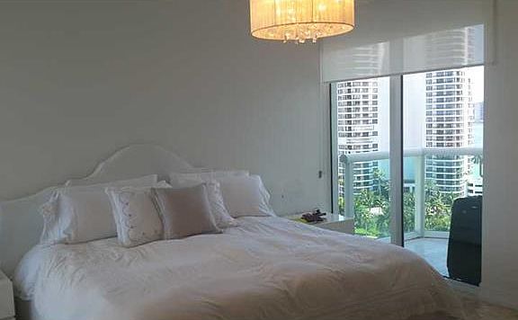 4th image of 19400 Turnberry Way APT 1211