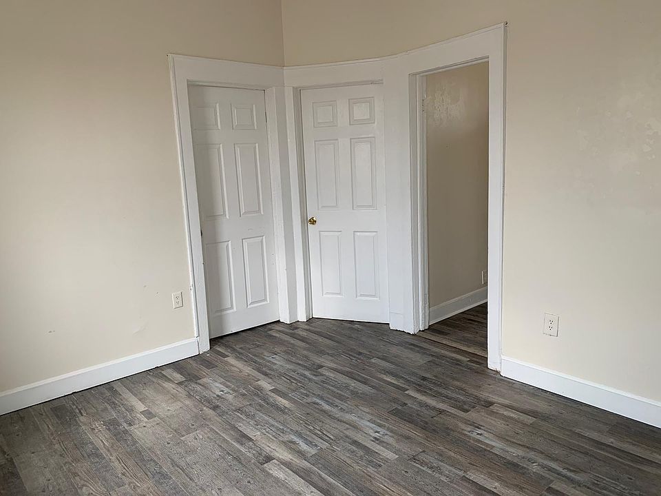 1st image of 71 Gaston Ave #4