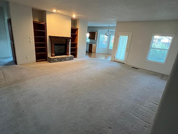 3rd image of 2542 Waters Edge Way