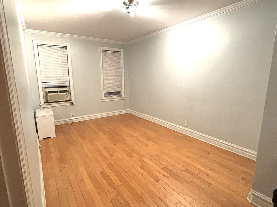 2nd image of 2039 Coyle St Floor 2