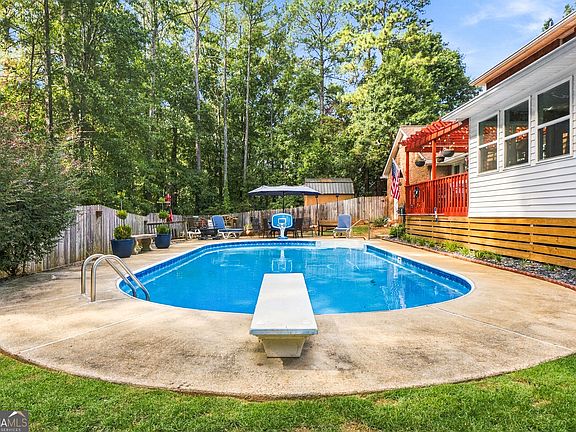 4th image of 306 Ashford Pl