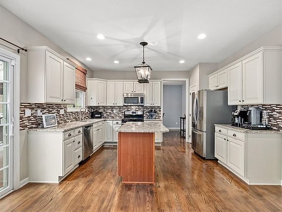 5th image of 245 Strawberry Cir