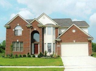 3057 Dominique Dr, Troy, MI 48083