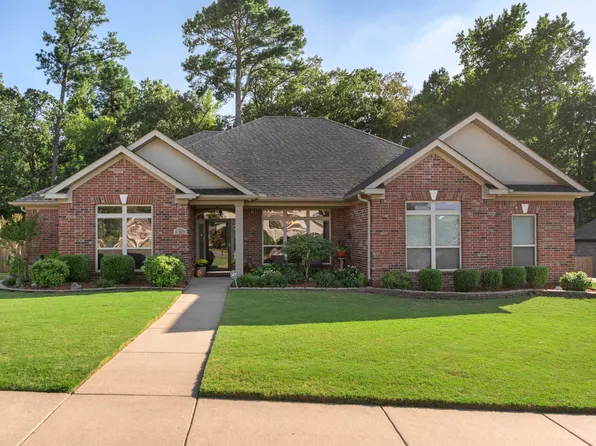 527 Clayton Oaks Dr, Benton, AR 72019