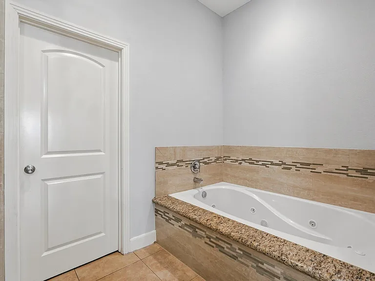 2410 Ranna Ct — Photo 12