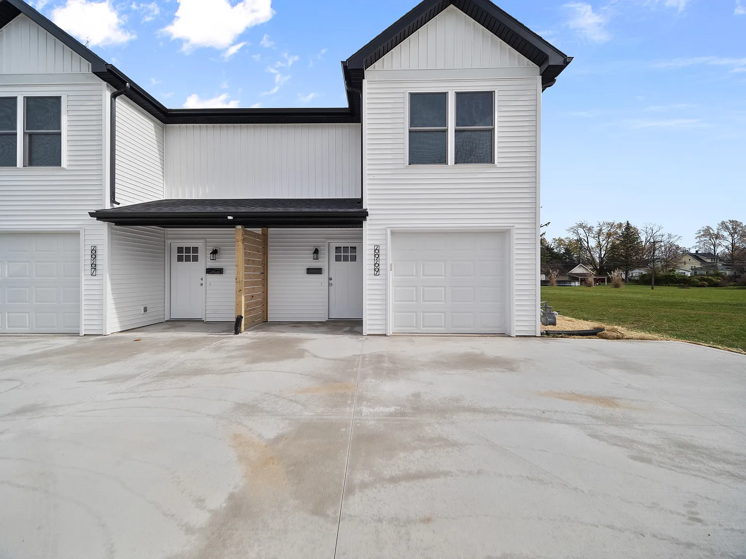 3 bed, 2.5 bath, 1335 sqft, $1,655 — Photo 2