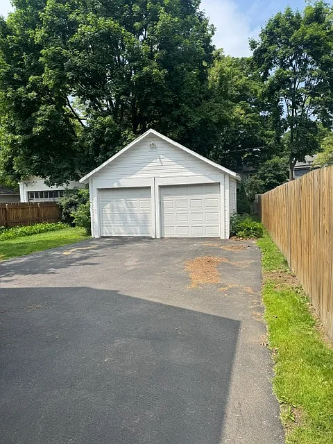 2 bed, 1056 sqft, $2,450 — Photo 2