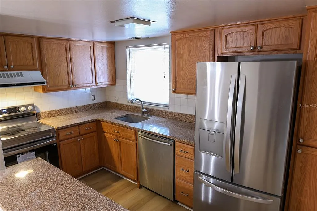 2 bed, 2.0 bath, 940 sqft, $1,750 — Photo 3