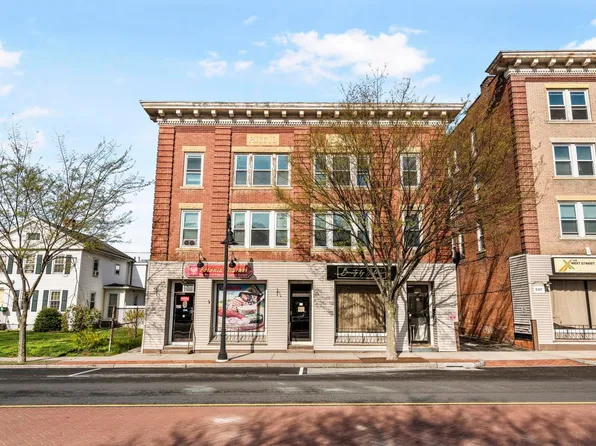 411-431 N Main St, Bristol, CT