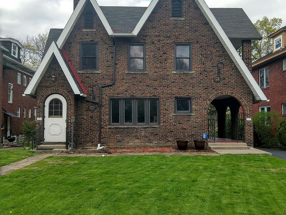 welcome up to 2nd fl house through left side white door