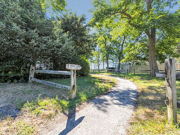 4th image of 24 Bass River Parkway