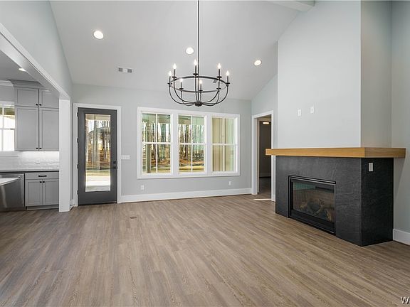 3rd image of 11925 Highpoint Cir