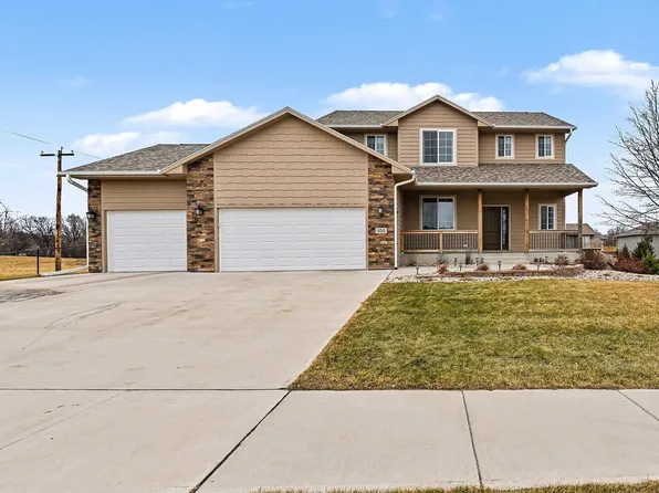 100 Oak Ave, Crooks, SD 57020