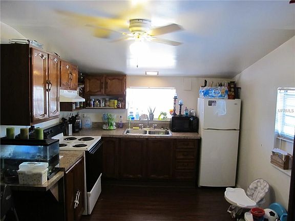 4th image of 1103 Brack St