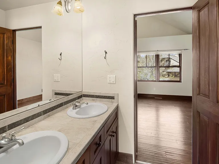 29 Primrose Rd — Photo 33
