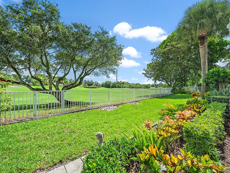 114 Waters Edge Dr — Photo 25