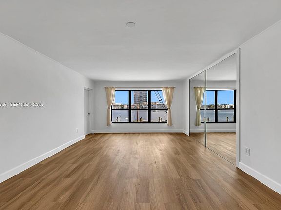 3rd image of 200 Golden Isles Dr APT 203