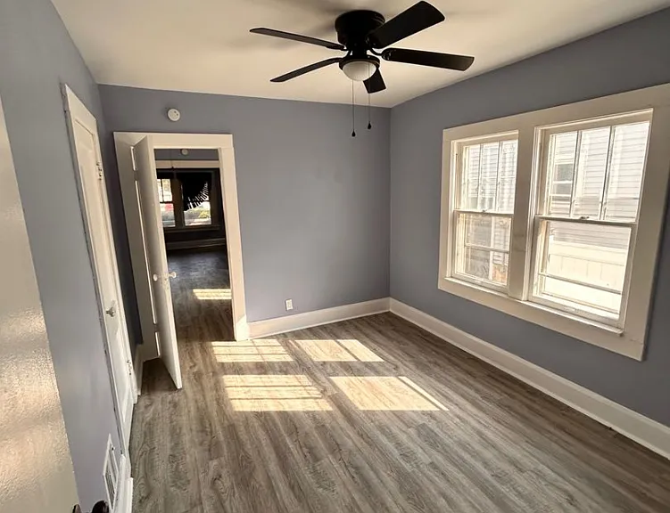 3817 Lockwood Ave — Photo 4