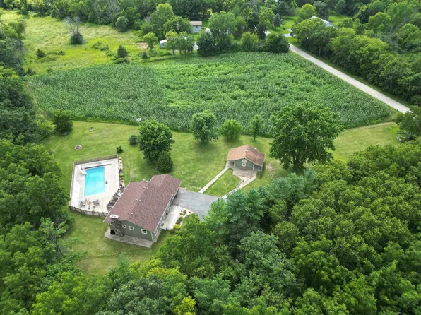 N1068 Old 26 Rd, Fort Atkinson, WI 53538