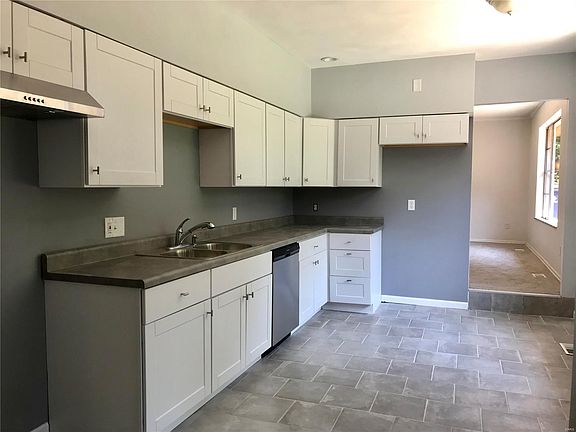 4th image of 10516 Litz Ave