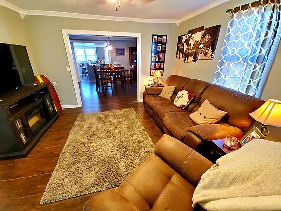 4th image of 2327 Erin Rd