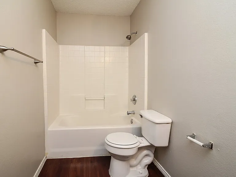 8737 Hunters Point Way — Photo 14