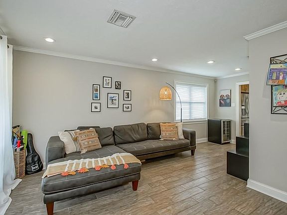 5th image of 8724 Melrose Ln